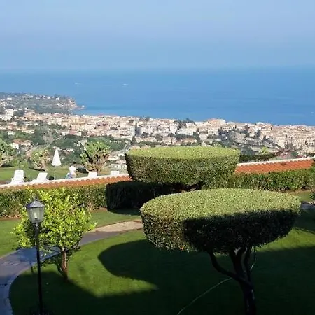 Marasusa The Best A Due Passi Da Tropea Tatil Evi *